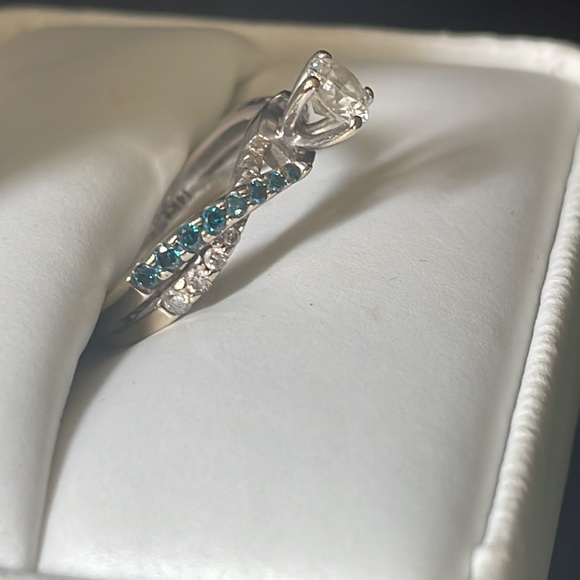 14k Blue and White Diamond Ring - Picture 7 of 7